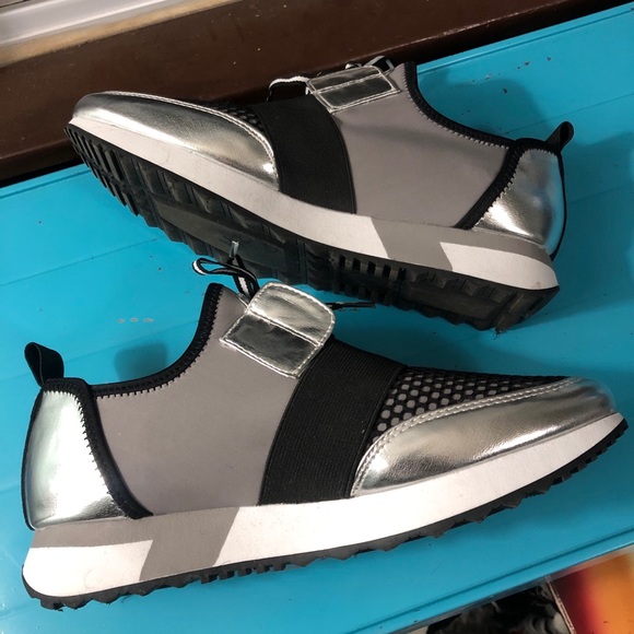 Steve Madden Shoes - Steve Madden Artic Shoes - Size 8.